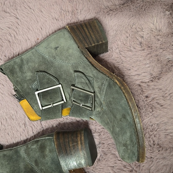 FRYE SABRINA SUEDE, DARK GRAY BOOT. SIZE 9.5 - Picture 3 of 7